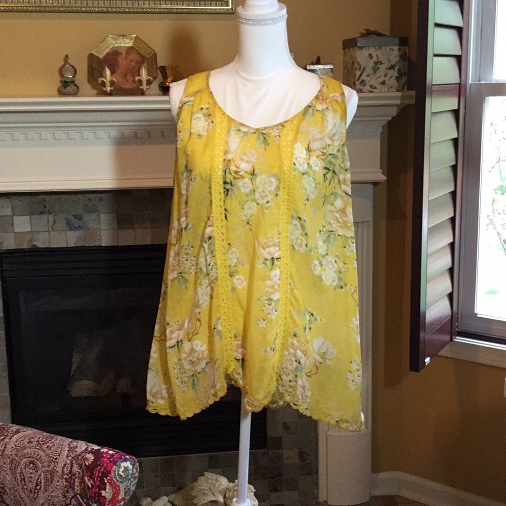 JOHNNY WAS  EMILY TANK yellow floral pattern with eyelet trim size M runs big